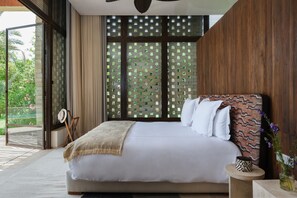 6 bedrooms, in-room safe, iron/ironing board, free WiFi