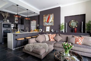 Smart-tv en een open haard