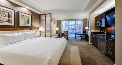 SVS: SPHERE & Strip View Studio | Private Balcony | Signature at MGM