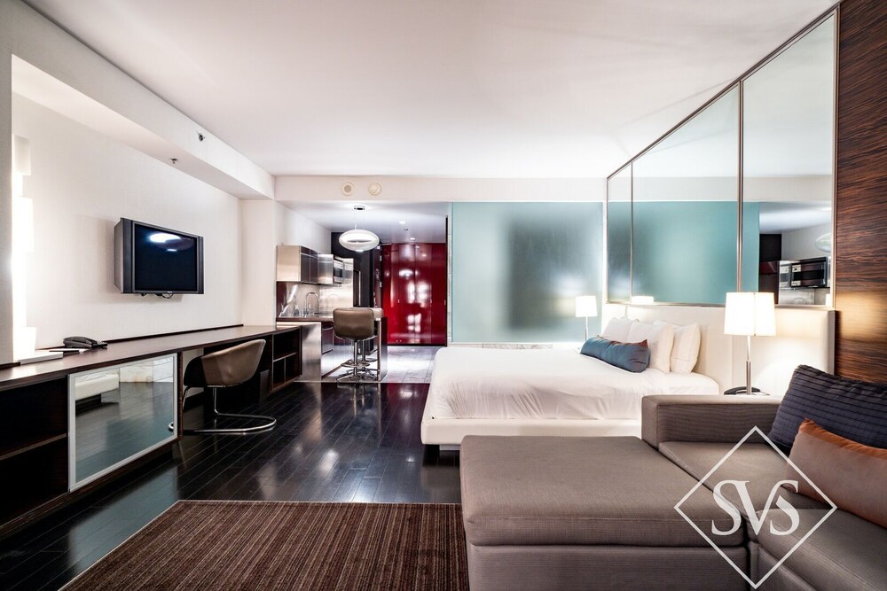 SVS Studio with Strip View at Palms Place Paradise FeWodirekt