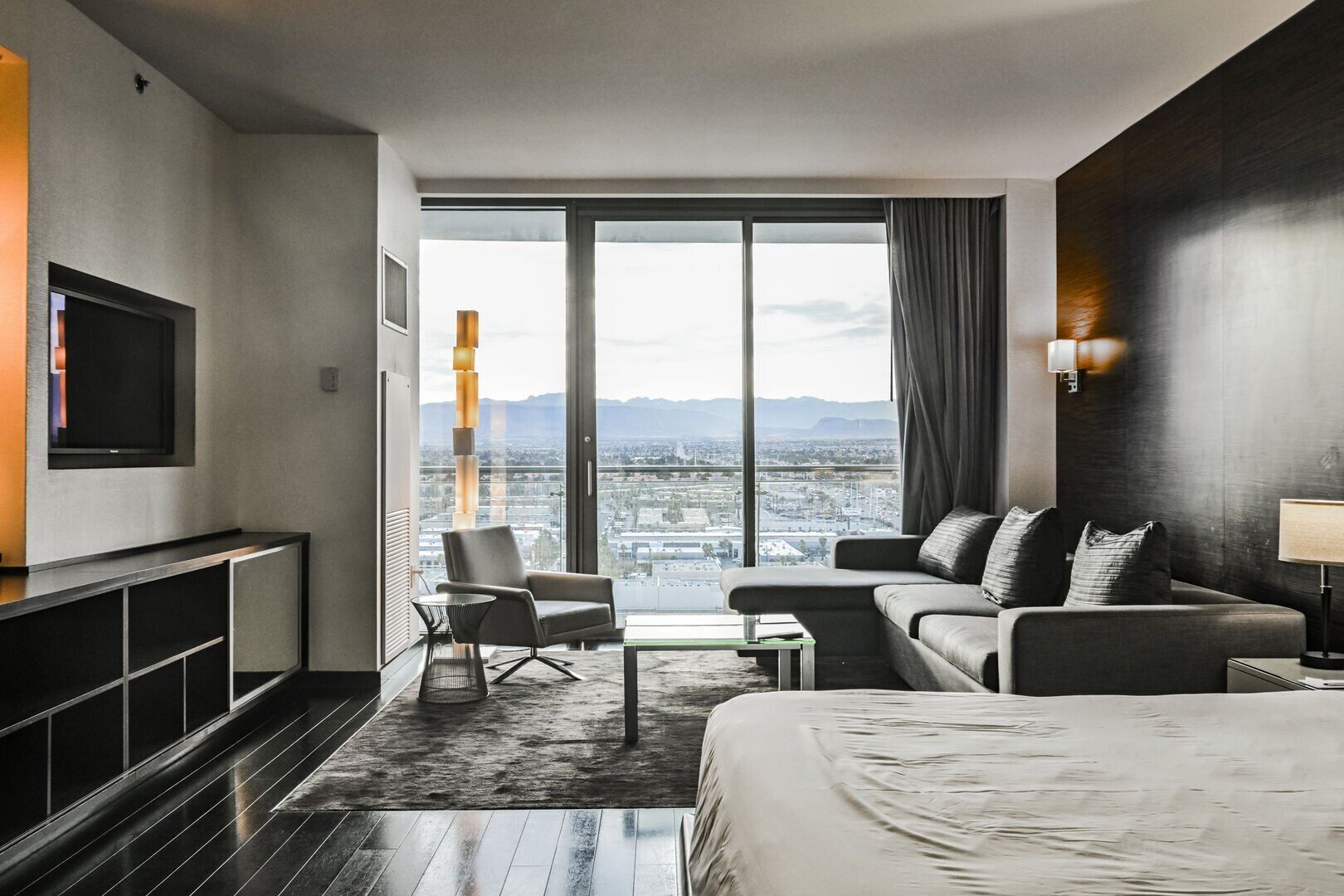 1 多间卧室、办公桌、熨斗/熨衣板、免费 WiFi