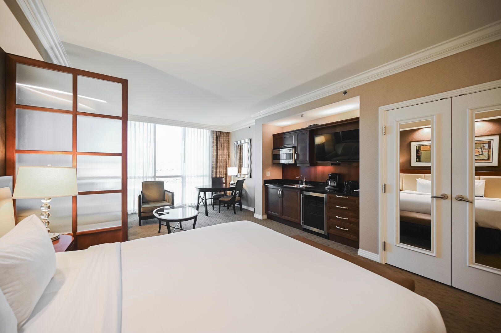 1 chambre, bureau, fer et planche à repasser, Wi-Fi gratuit