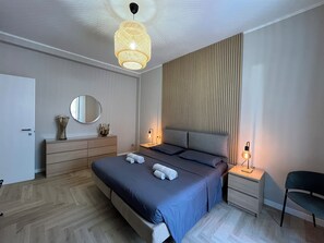 3 bedrooms, in-room safe, desk, iron/ironing board