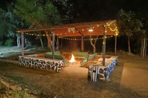Fireplace - Spree Maati Jungle Resort (Manpur)