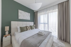 3 bedrooms, soundproofing, iron/ironing board, free WiFi - Premium Spacious 3BR Downtown Views (Dubai)
