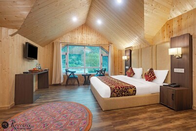 Hotel Riviera By Mount view