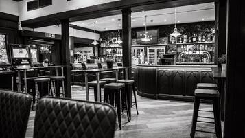 Bar (di hartanah)