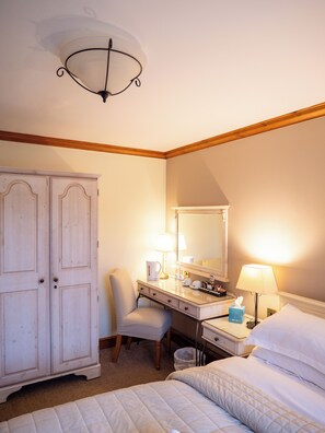 Double Room | Iron/ironing board, free WiFi, bed sheets