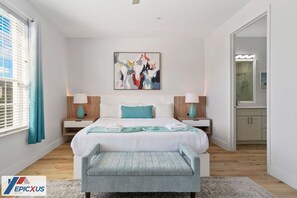 4 chambres, bureau, fer et planche à repasser, lit parapluie