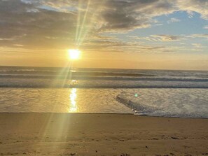 Villa, 4 Bedrooms, Smoking, Patio | Pantai | Pantai berhampiran 