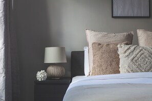 2 chambres, fer et planche à repasser, lits bébé (en supplément)