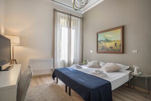Family Apartment, 2 Bedrooms, Kitchen | 2 bedrooms, iron/ironing board, WiFi (free) - Synagogue Suite (Florence)
