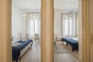 Family Apartment, 2 Bedrooms, Kitchen | 2 bedrooms, iron/ironing board, free WiFi - Synagogue Suite (Florence)
