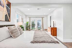 4 عدّة غرف نوم ومكواة/لوح كي وواي فاي مجانًا وملاءات أسرّة