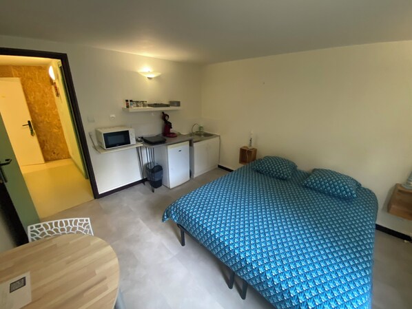 1 bedroom, WiFi, bed sheets