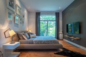 3 bedrooms, iron/ironing board, travel crib, bed sheets