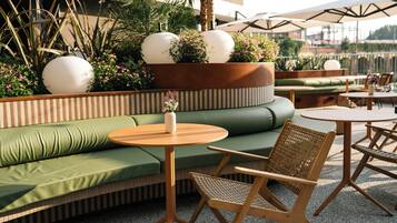 Piscine extérieure (ouverte en saison)