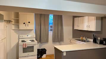 KylskÄp, mikrovÄgsugn, ugn och spishÀll