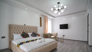 Family Apartment, City View | 5 bedrooms, free WiFi, individually decorated, individually furnished - Lux Suites Platinum Oak Residency (Nairobi)
