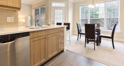 Spacious Apt with Private Balcony