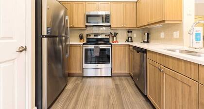 Spacious Apt with Private Balcony