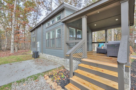 Terrace/patio. The Ascent at The Retreat at Deer Lick Falls II