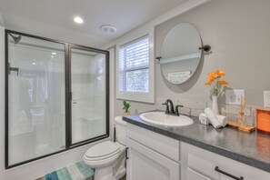 Shower, towels