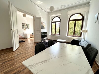 Chic vacation apartment - right by the arena