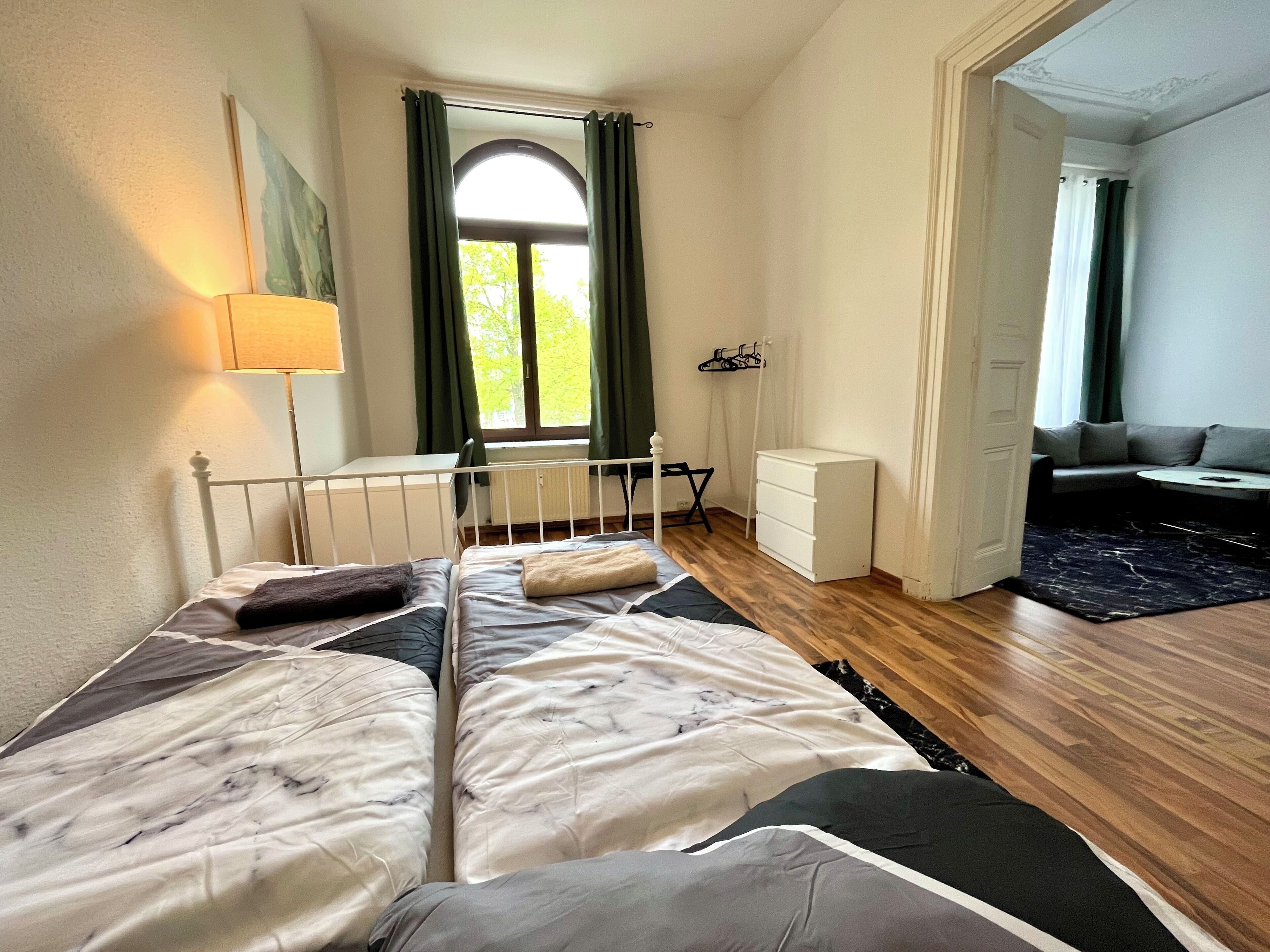 2 Schlafzimmer, Schreibtisch, Reisekinderbett, WLAN
