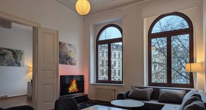 Chic vacation apartment - right by the arena