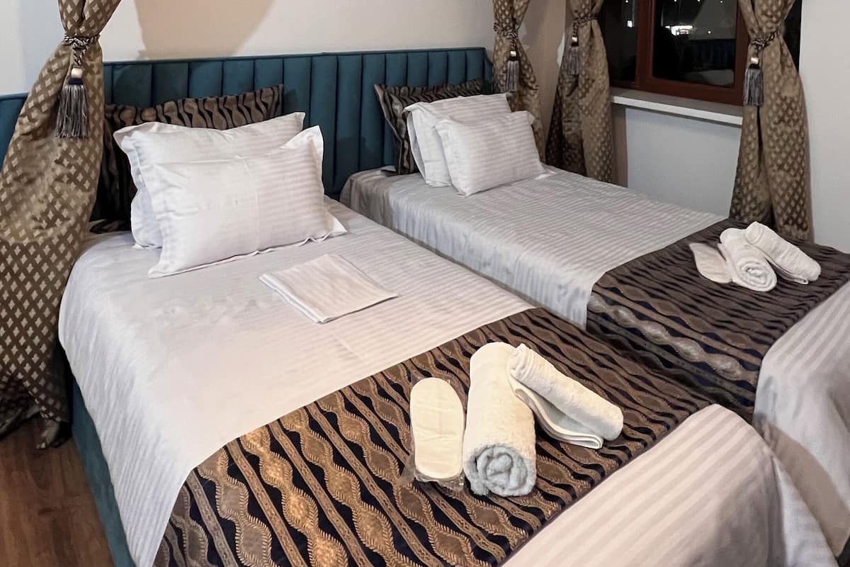 Kahden hengen standard-huone (yksi tai kaksi sÀnkyÀ), vuoristonÀköala | Egyptinpuuvillaiset lakanat, ylelliset vuodevaatteet, untuvapeitot