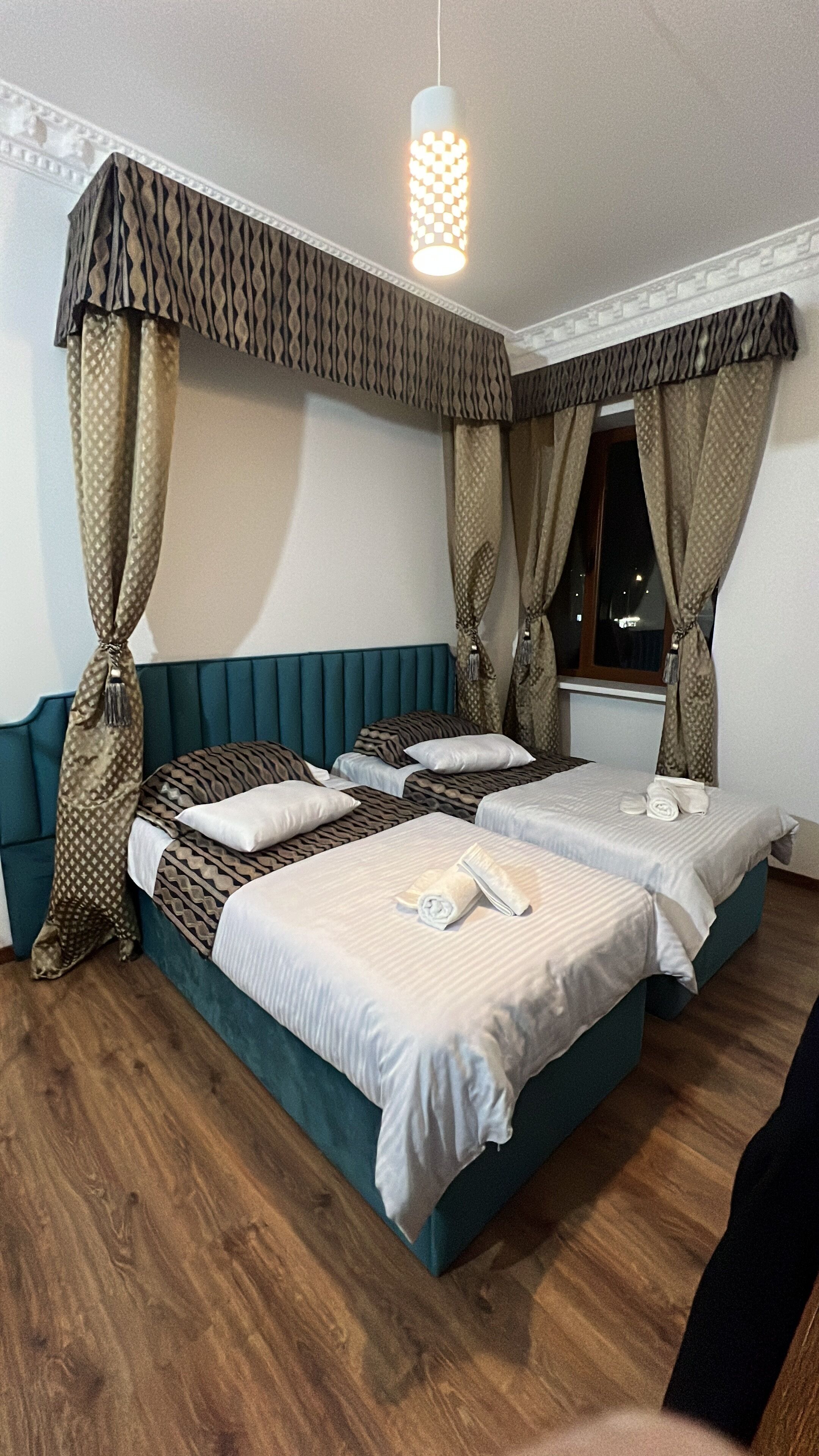 Standard Double or Twin Room, Mountain View | Egyptian cotton sheets, premium bedding, down comforters, pillowtop beds