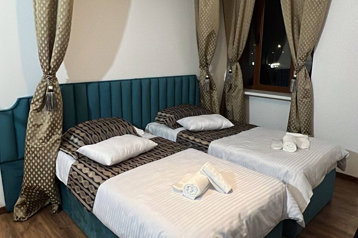 Standard Double or Twin Room, Mountain View | Egyptian cotton sheets, premium bedding, down comforters, pillowtop beds