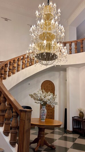 43-inch Smart TV with digital channels - Otyak Plaza Hotel (Parakar)