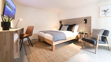 1 habitación, tabla de planchar con plancha, wifi y ropa de cama
