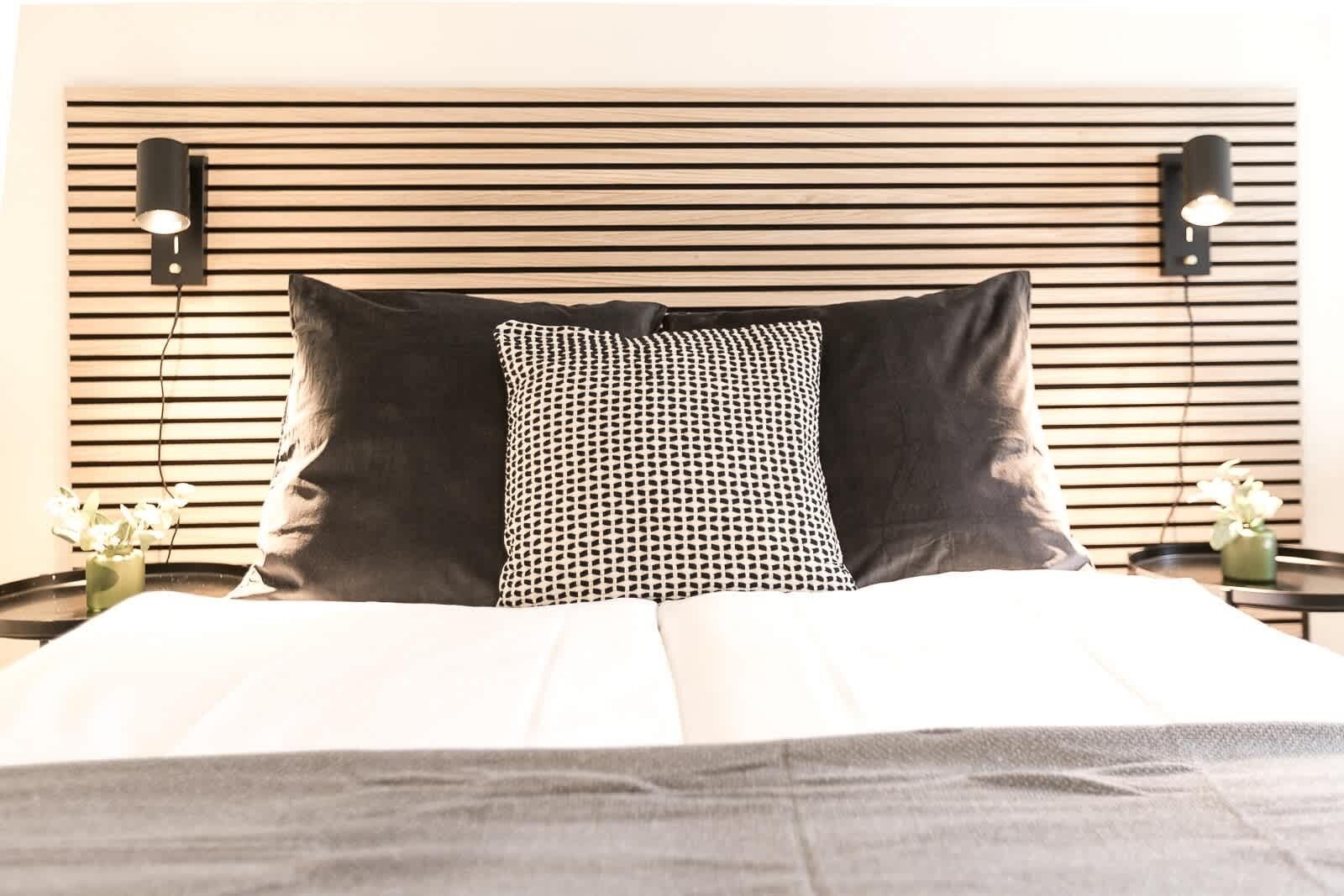 1 habitación, tabla de planchar con plancha, wifi y ropa de cama 