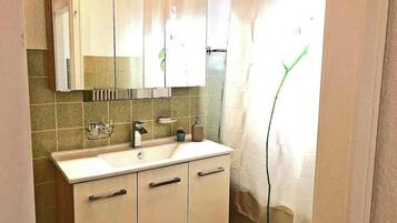 Douche, sĂšche-cheveux