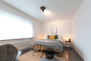 2 chambres, fer et planche à repasser, Wi-Fi, draps fournis
