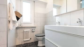 Douche, sĂšche-cheveux