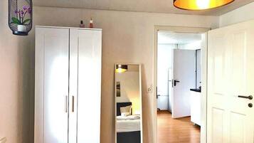 1 chambre, fer et planche à repasser, lit parapluie, Wi-Fi