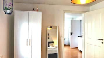 1 bedroom, iron/ironing board, travel cot, WiFi