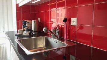 Geladeira, fogão, cooktop, lava-louças