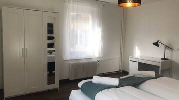 2 bedrooms, iron/ironing board, WiFi, bed sheets