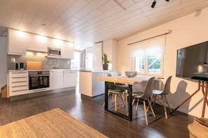 Kühlschrank, Ofen, Herdplatte, Geschirrspüler