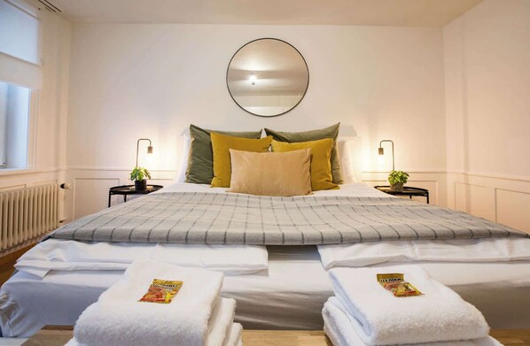 2 bedrooms, iron/ironing board, WiFi, bed sheets