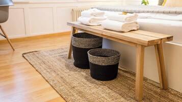 2 多间卧室、熨斗/熨衣板、WiFi、床单