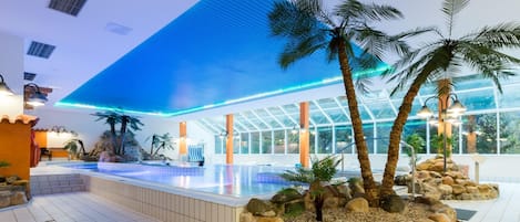 Apartment | Pool | Indoor pool, outdoor pool