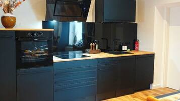 雪櫃、焗爐、爐具、洗碗機