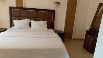 Comfort Apartment, Balcony, City View | Laptop workspace, soundproofing, iron/ironing board, free WiFi