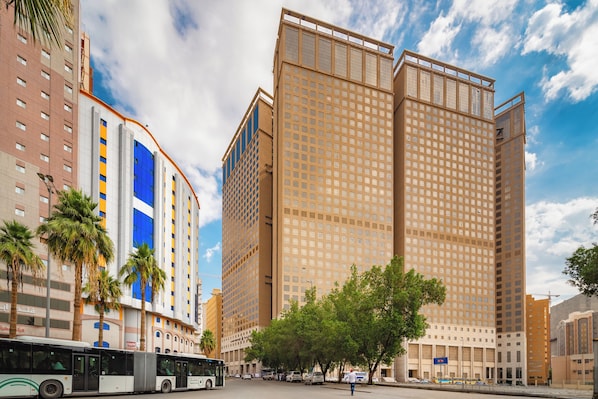 Front of property - Al Kiswah Tower 5 Hotel (Makkah)